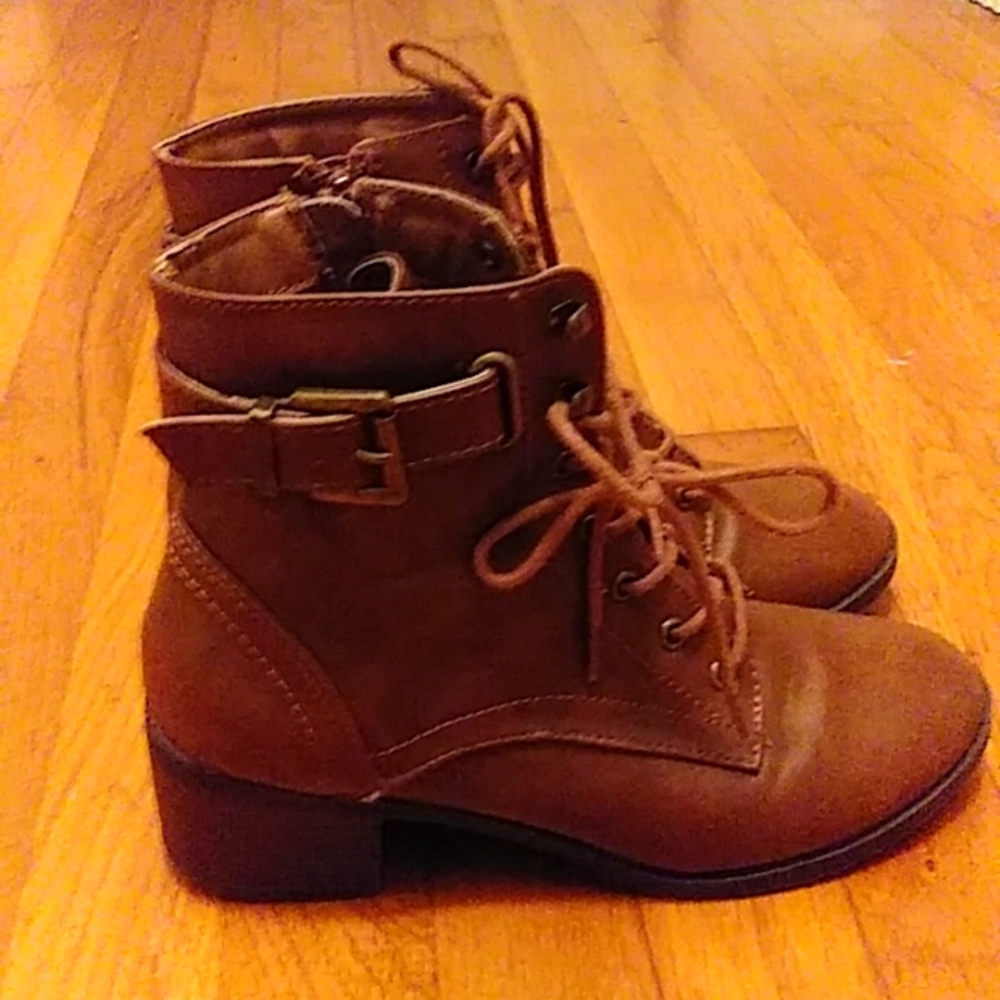 Wome's boots
